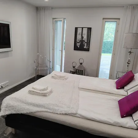 בית הארחה Anne House 3*